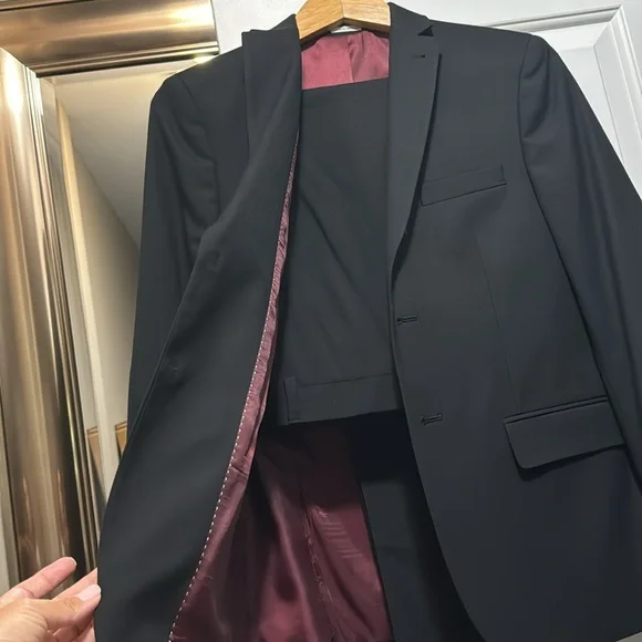 Boys Black suit size 16 slim cut - Picture 2 of 8